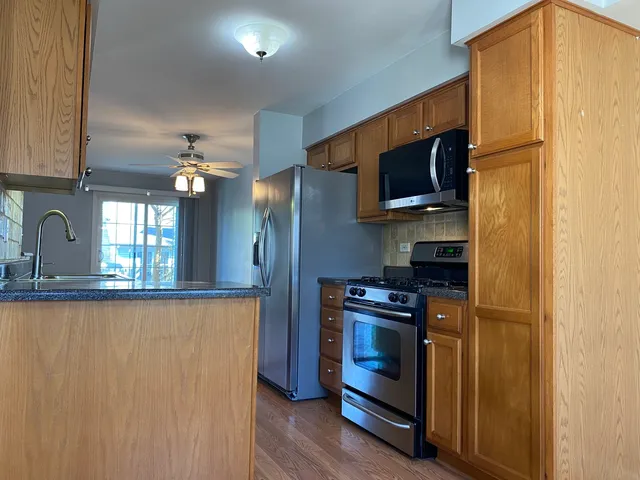 $2,400 | 1722 Ranchview Drive, Naperville, IL 60565