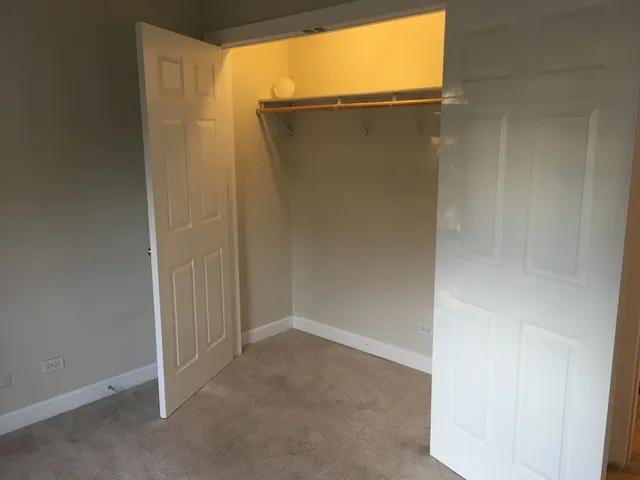 $2,400 | 1722 Ranchview Drive, Naperville, IL 60565