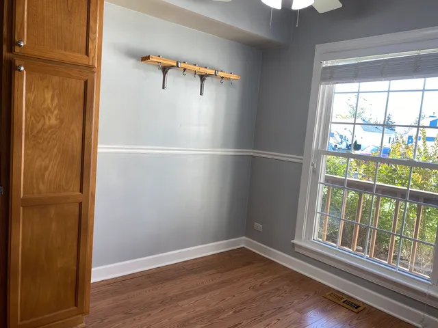 $2,400 | 1722 Ranchview Drive, Naperville, IL 60565