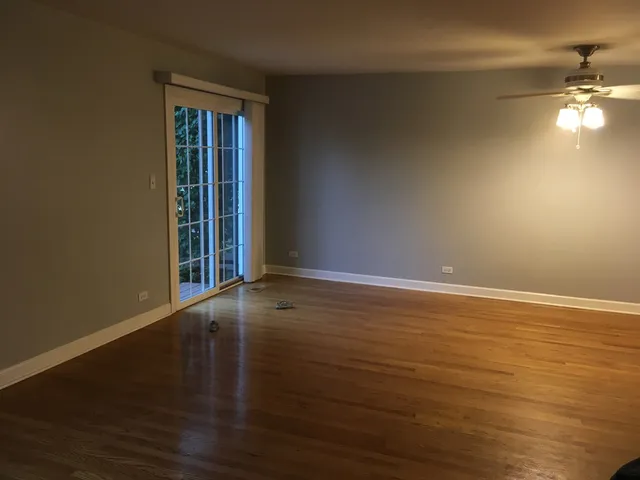 $2,400 | 1722 Ranchview Drive, Naperville, IL 60565