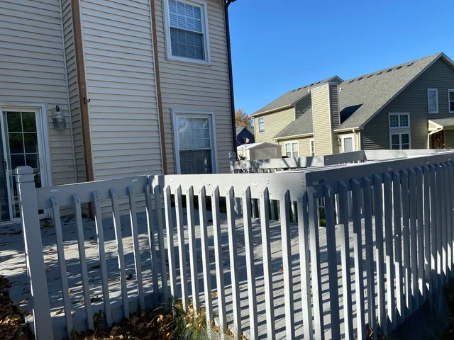 $2,400 | 1722 Ranchview Drive, Naperville, IL 60565