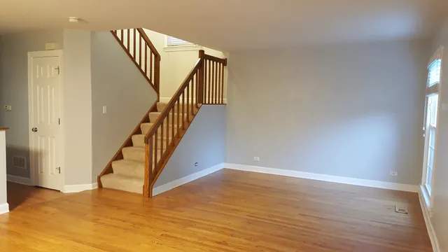 $2,400 | 1722 Ranchview Drive, Naperville, IL 60565