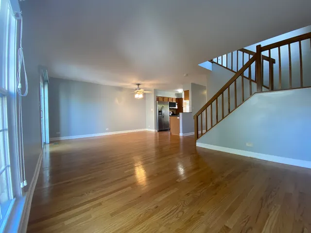 $2,400 | 1722 Ranchview Drive, Naperville, IL 60565