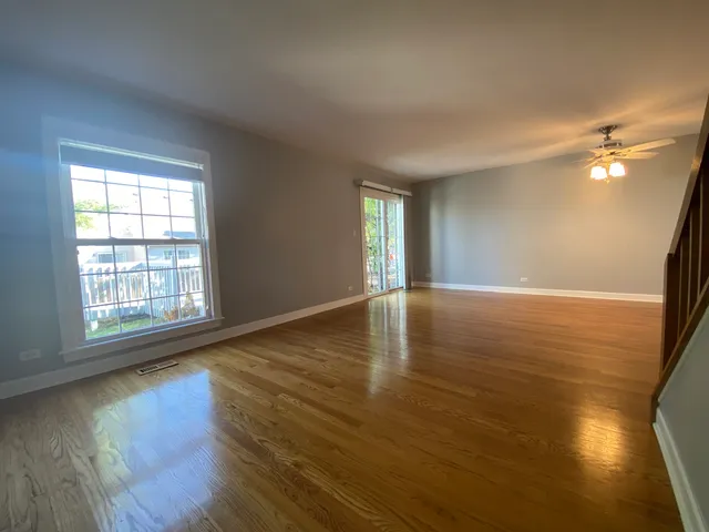 $2,400 | 1722 Ranchview Drive, Naperville, IL 60565