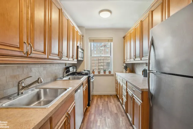 $1,100,000 | 550 Grand Street, Unit G7F | Lower East Side