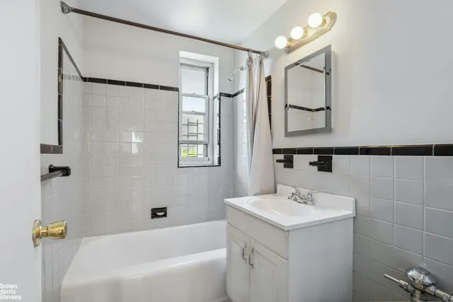 $1,100,000 | 550 Grand Street, Unit G7F | Lower East Side