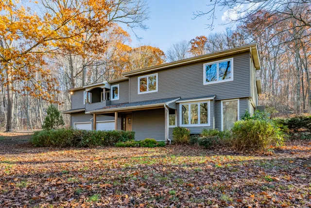 $474,900 | 75 Hart Road, Guilford, CT 06437