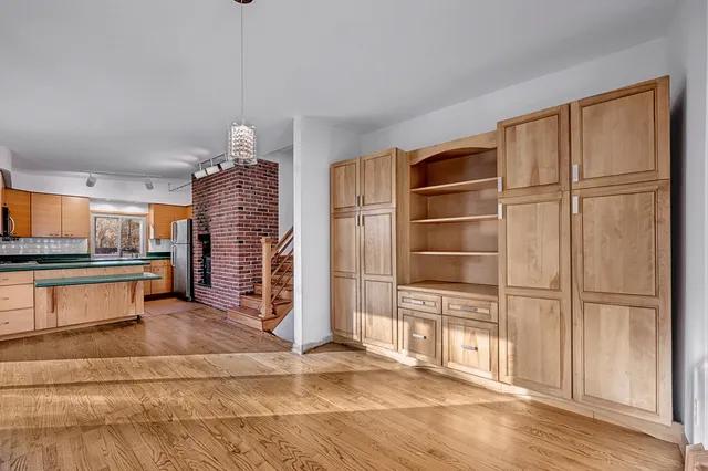 $449,900 | 75 Hart Road, Guilford, CT 06437