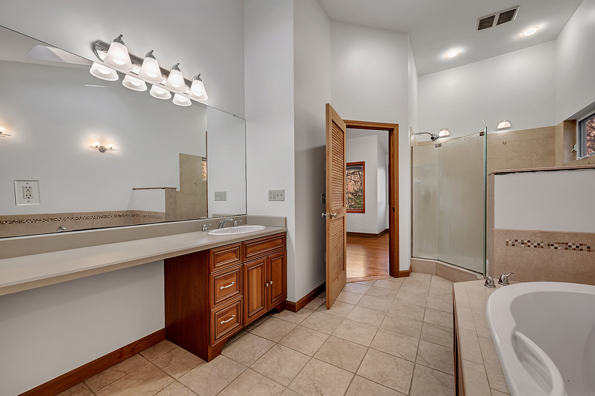 75 Hart Road Guilford, CT 06437 - Photo 17 of 30 Master bath