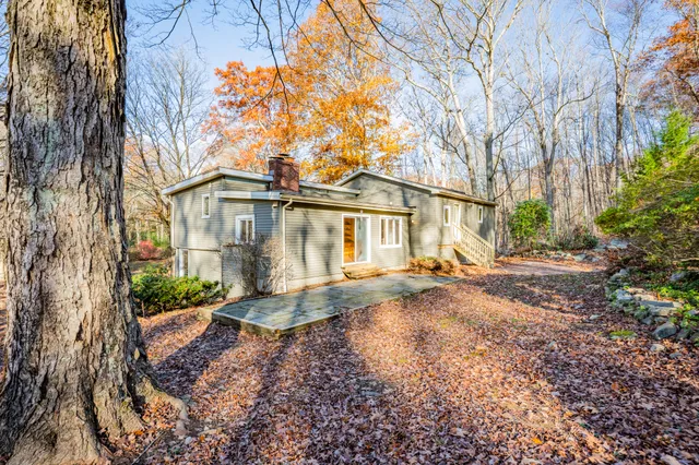 $449,900 | 75 Hart Road, Guilford, CT 06437