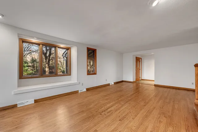 $449,900 | 75 Hart Road, Guilford, CT 06437