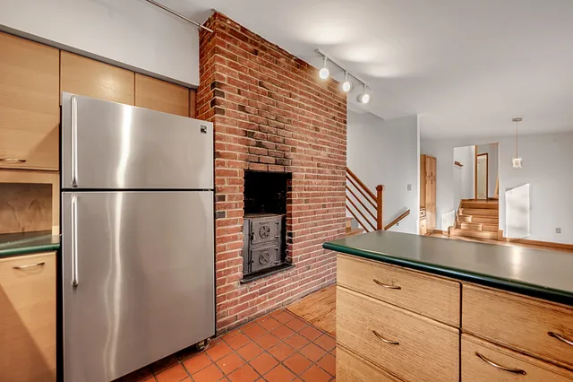 $449,900 | 75 Hart Road, Guilford, CT 06437