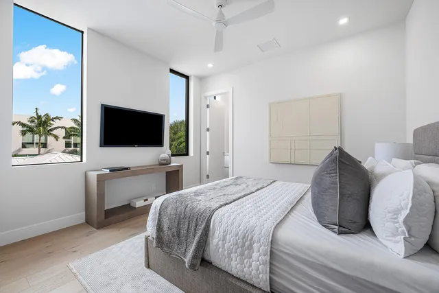 $3,850,000 | 718 Lake Avenue North, Delray Beach, FL 33483