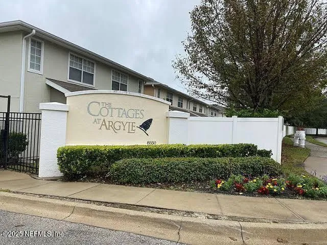 $1,370 | 8550 Argyle Business Loop, Unit 604, Jacksonville, FL 32244