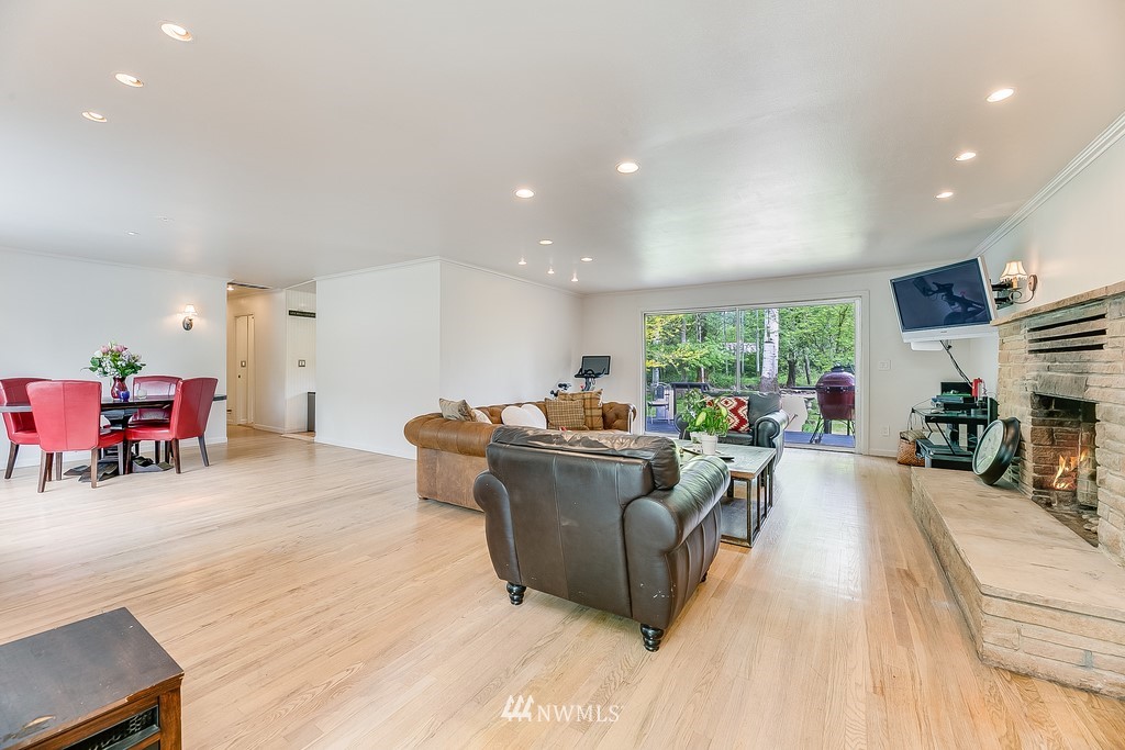 15114 Southeast 107th Street Renton, WA 98059 - Photo 10 of 35 Gallery Image 10