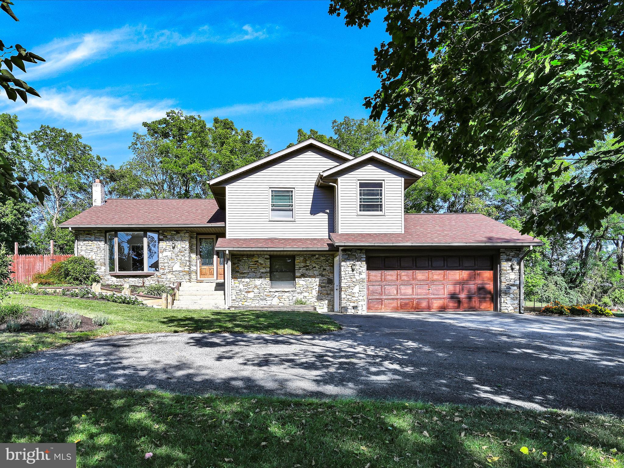 128 Old Ebenezer Road Lebanon, PA 17046 - Photo 3 of 16 Front