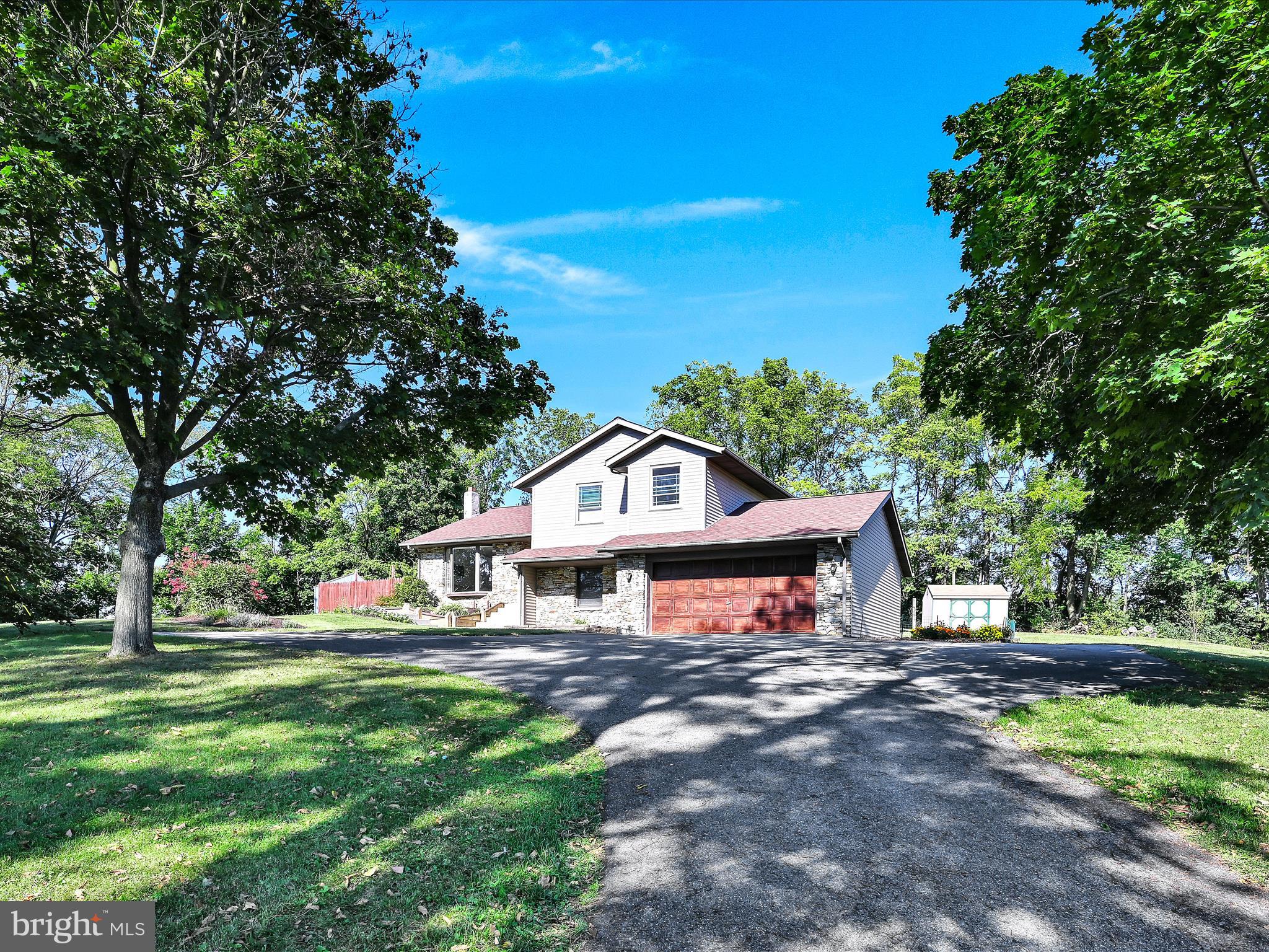 128 Old Ebenezer Road Lebanon, PA 17046 - Photo 4 of 16 Front
