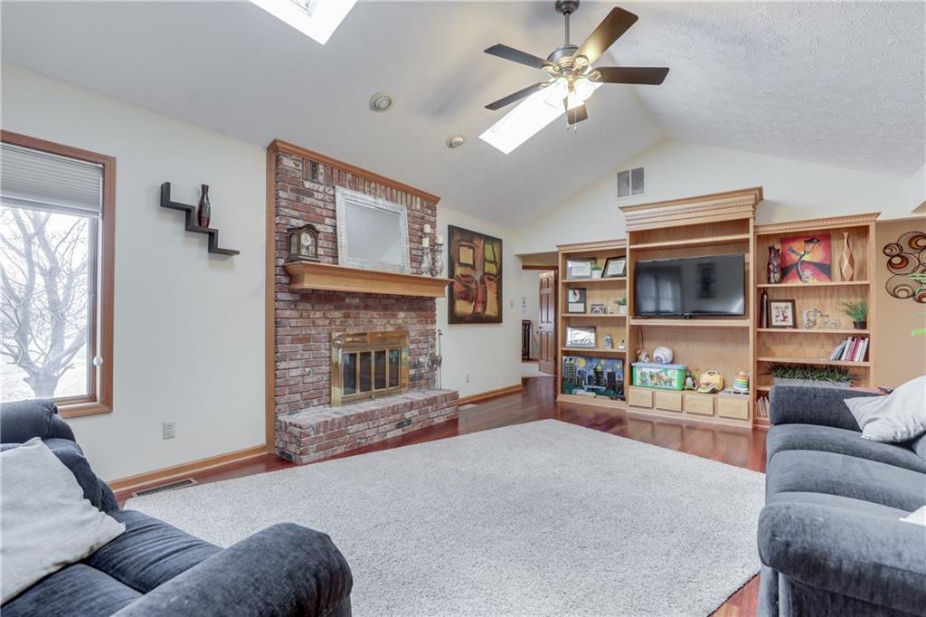 4239 Moss Ridge Lane Indianapolis, IN 46237 - Photo 8 of 27 Gallery Image 8