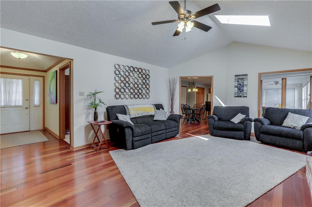 4239 Moss Ridge Lane Indianapolis, IN 46237 - Photo 9 of 27 Gallery Image 9