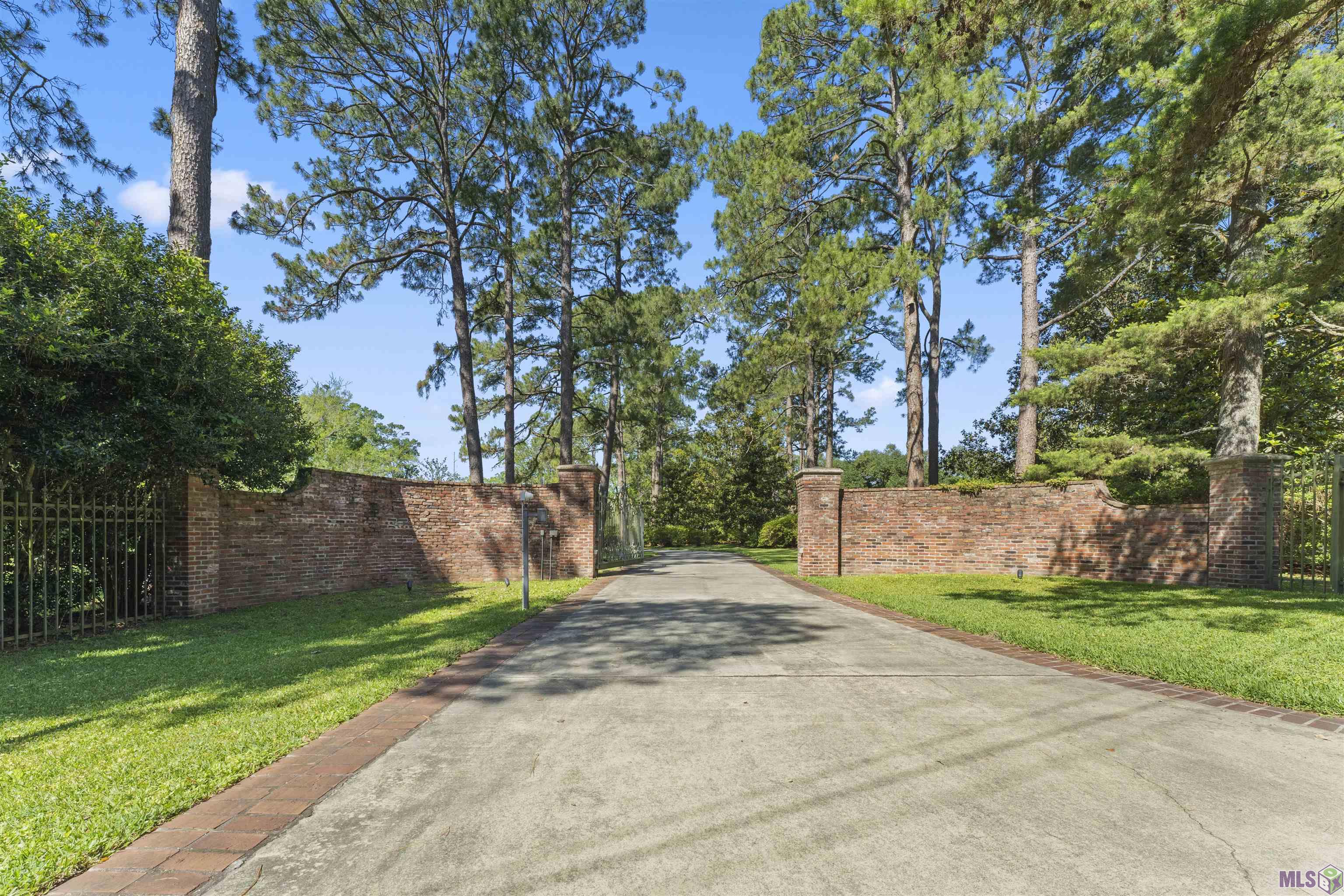 6088 Moss Lane Baton Rouge, LA 70808 - Photo 40 of 40 gated entrance