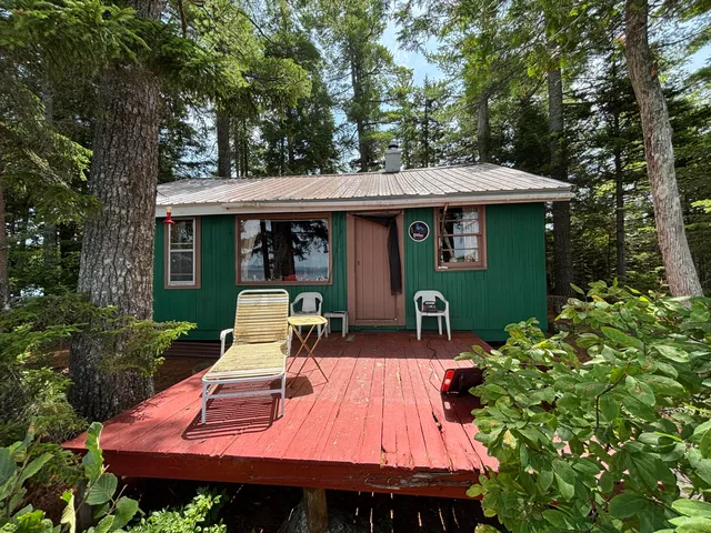 $289,000 | 021 1st, Millinocket, ME 04462