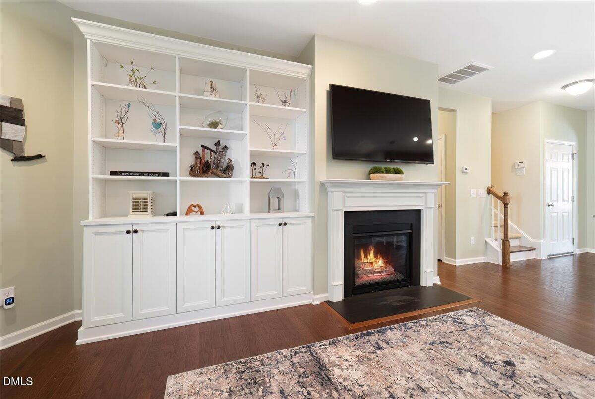 7328 Caversham Way Raleigh, NC 27617 - Photo 6 of 35 06-aINT_003