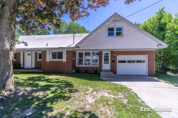 $324,900 | 222 East Avenue, Fremont, MI 49412