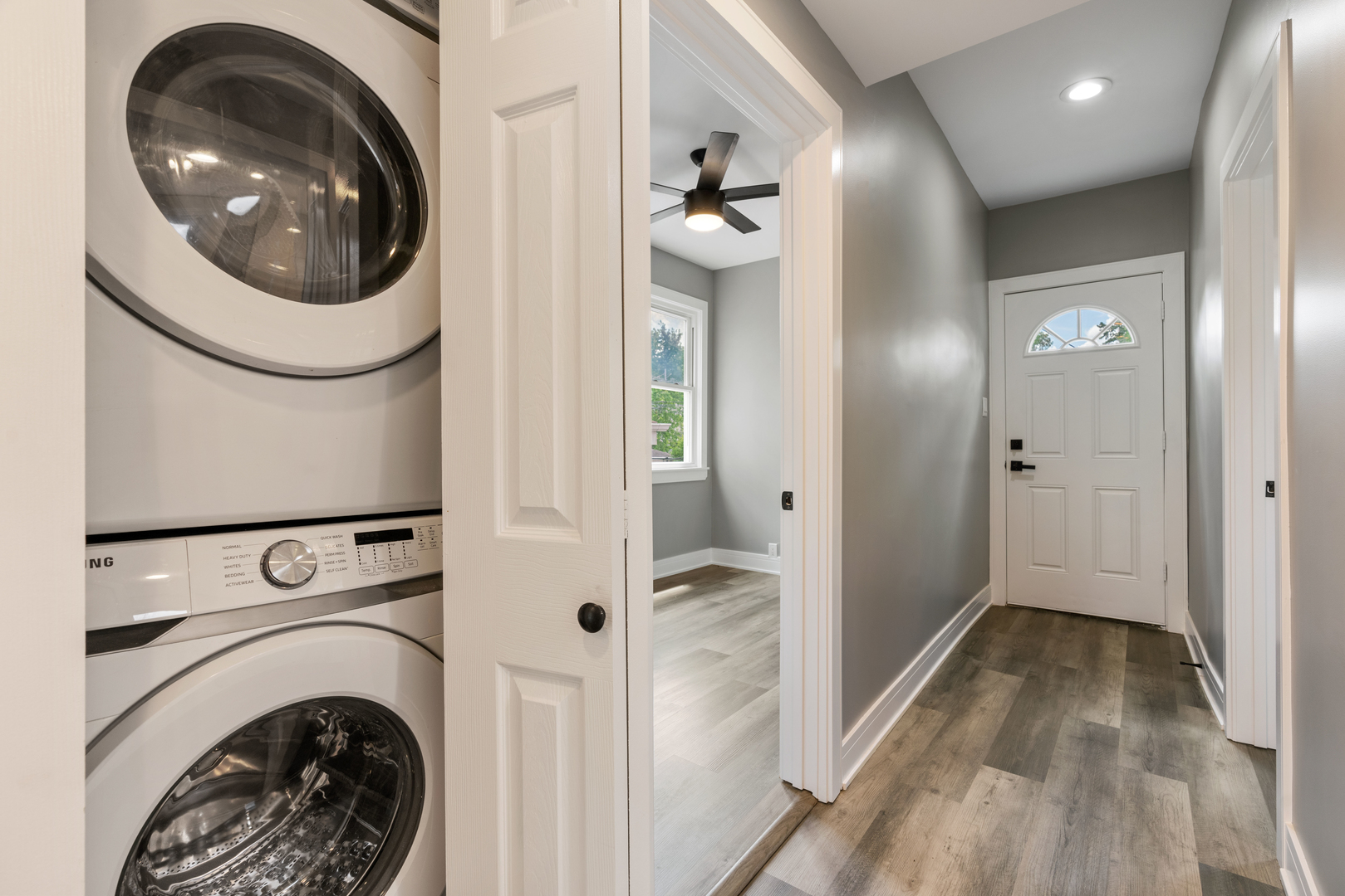 4624 North Springfield Avenue Chicago, IL 60625 - Photo 29 of 44 a view of a hallway with washer and dryer