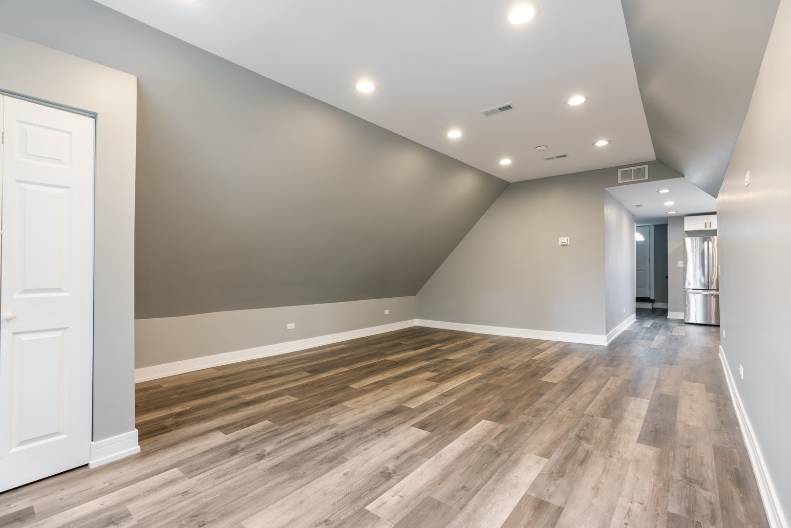 4624 North Springfield Avenue Chicago, IL 60625 - Photo 35 of 44 a view of an empty room