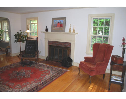 17 Shade Street Lexington, MA 02421 - Photo 3 of 16