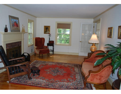17 Shade Street Lexington, MA 02421 - Photo 4 of 16