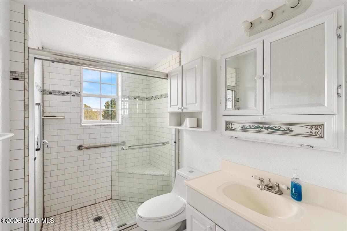 44044 North Haywire Road Ash Fork, AZ 86320 - Photo 11 of 22 15-Bathroom