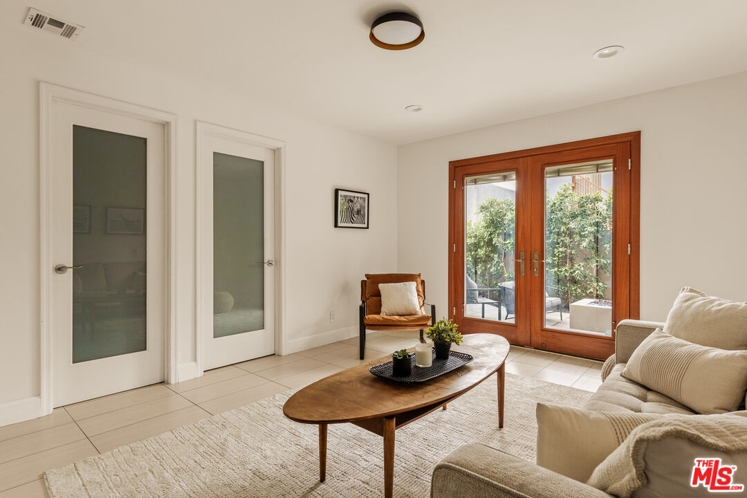 6644 Vista Del Mar Playa del Rey, CA 90293 - Photo 19 of 25