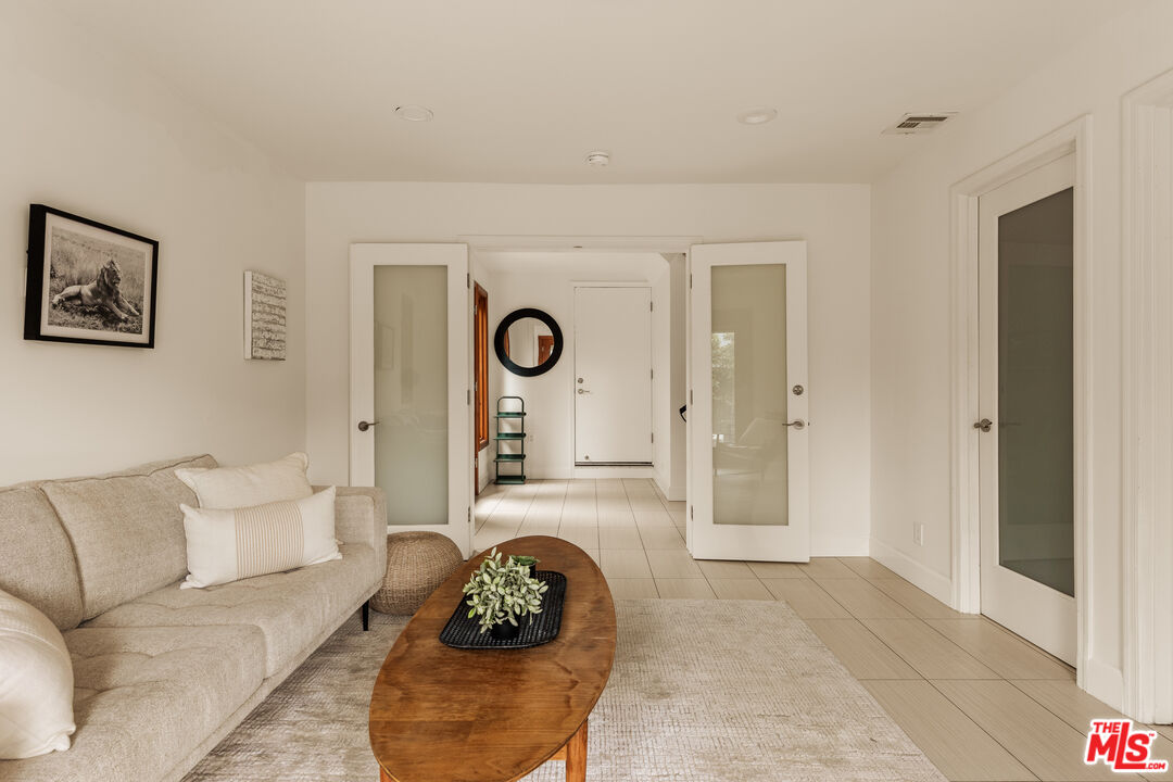 6644 Vista Del Mar Playa del Rey, CA 90293 - Photo 20 of 25