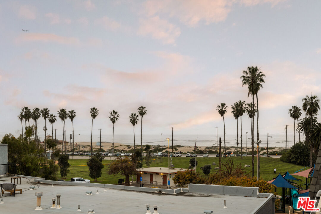 6644 Vista Del Mar Playa del Rey, CA 90293 - Photo 2 of 25 a view of lake