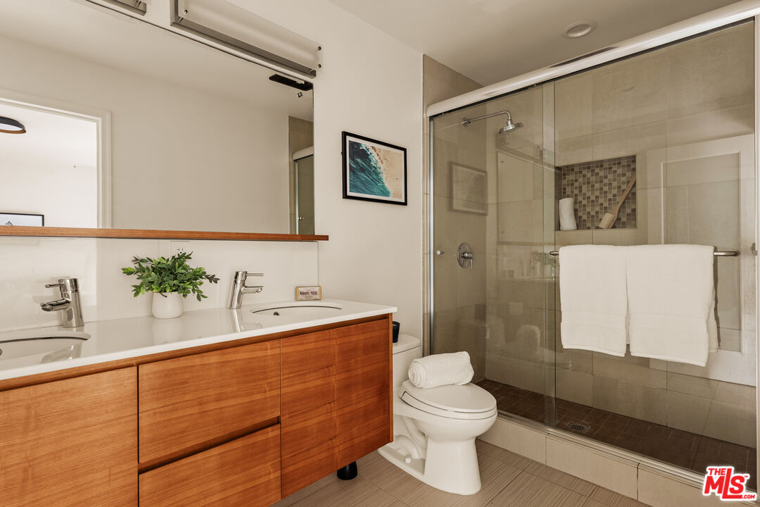 6644 Vista Del Mar Playa del Rey, CA 90293 - Photo 21 of 25