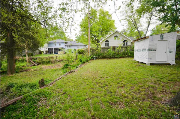 $189,900 | 2213 West 22nd Avenue, Emporia, KS 66801
