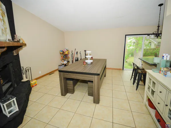 $189,900 | 2213 West 22nd Avenue, Emporia, KS 66801