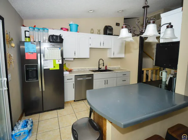 $189,900 | 2213 West 22nd Avenue, Emporia, KS 66801