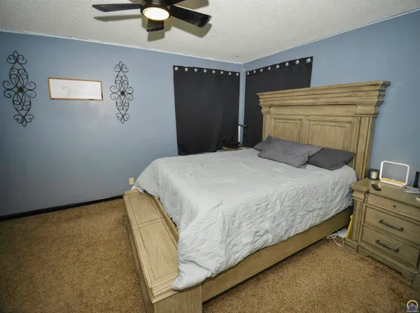 $189,900 | 2213 West 22nd Avenue, Emporia, KS 66801