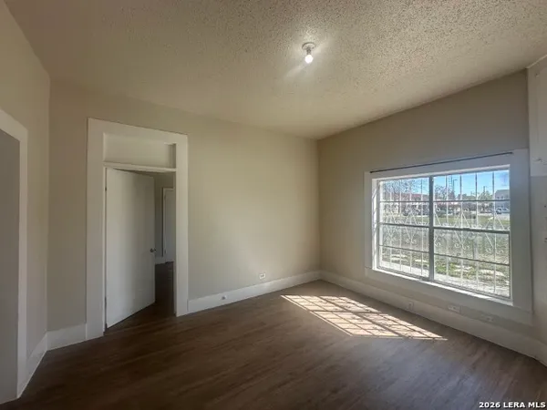 $1,100 | 1209 El Paso Street, San Antonio, TX 78207
