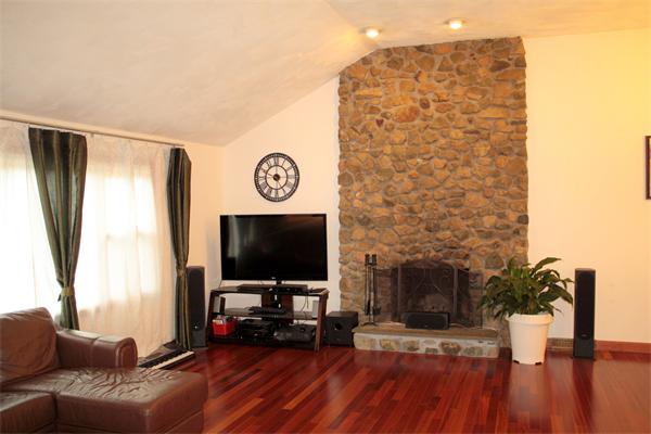 65 Hollytree Road Stoughton, MA 02072 - Photo 6 of 30 Gallery Image 6