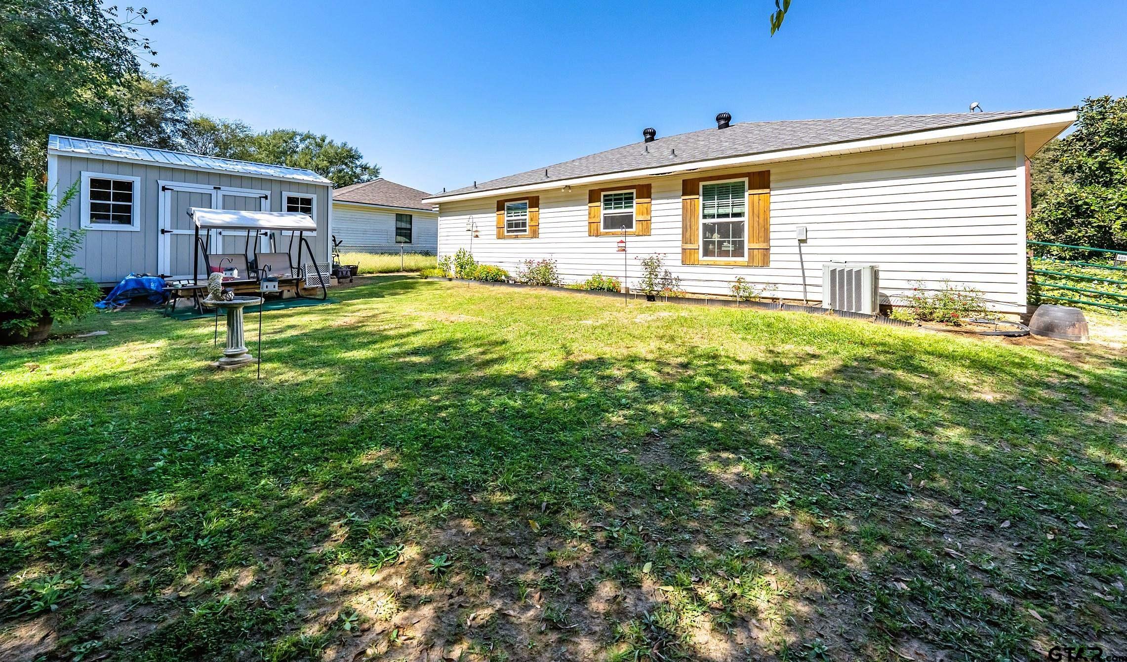 22982 Edgewater Drive Frankston, TX 75763 - Photo 3 of 26