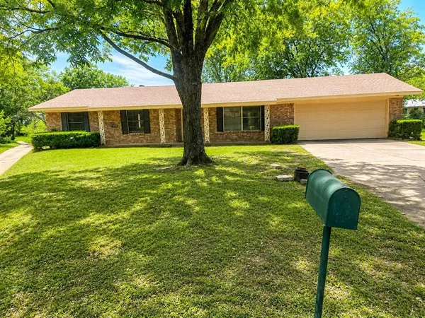 $199,900 | 1141 Bowie Street, Sulphur Springs, TX 75482