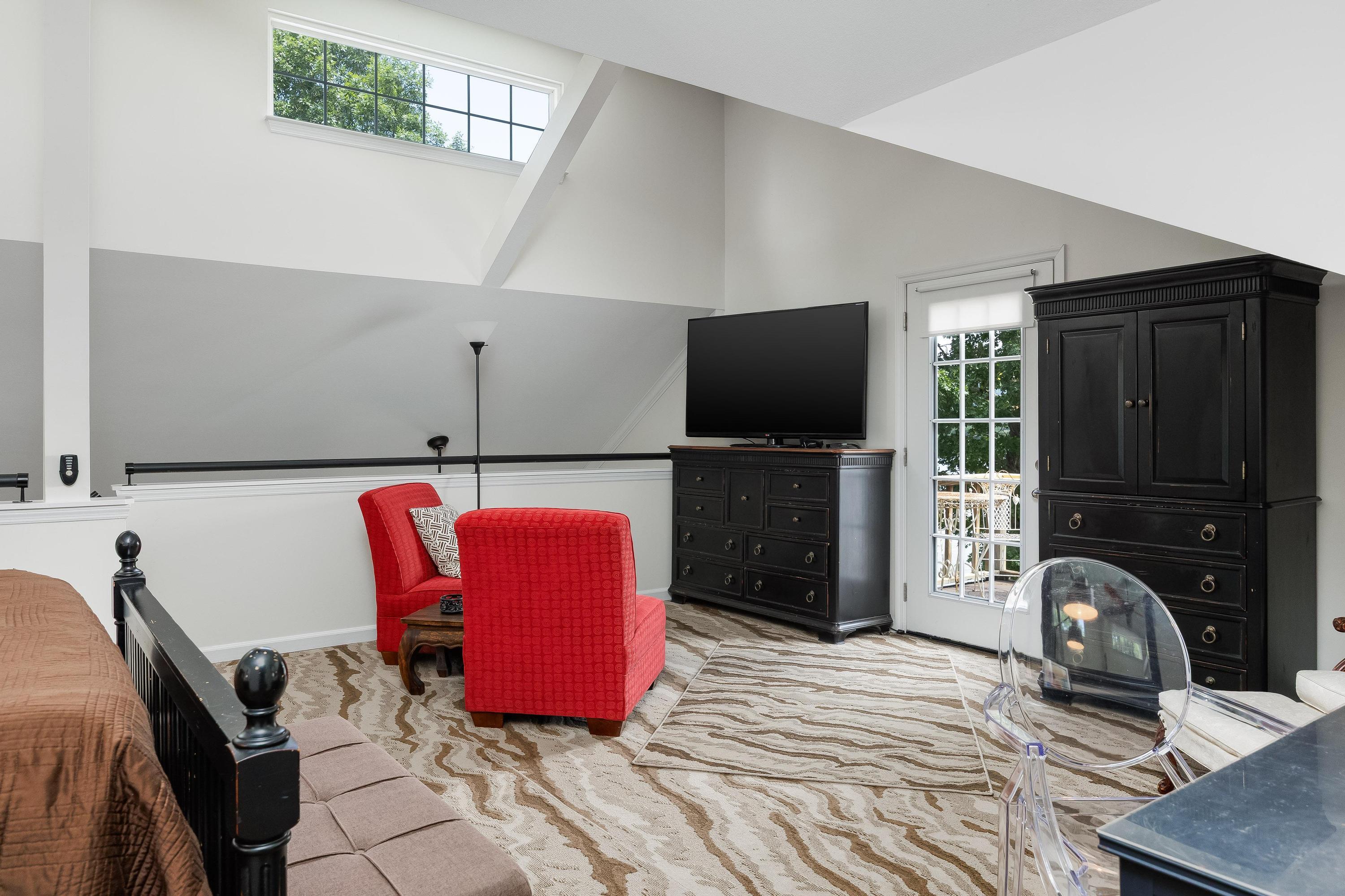 8223 Snow Hill Road Ooltewah, TN 37363 - Photo 16 of 62 Sitting area