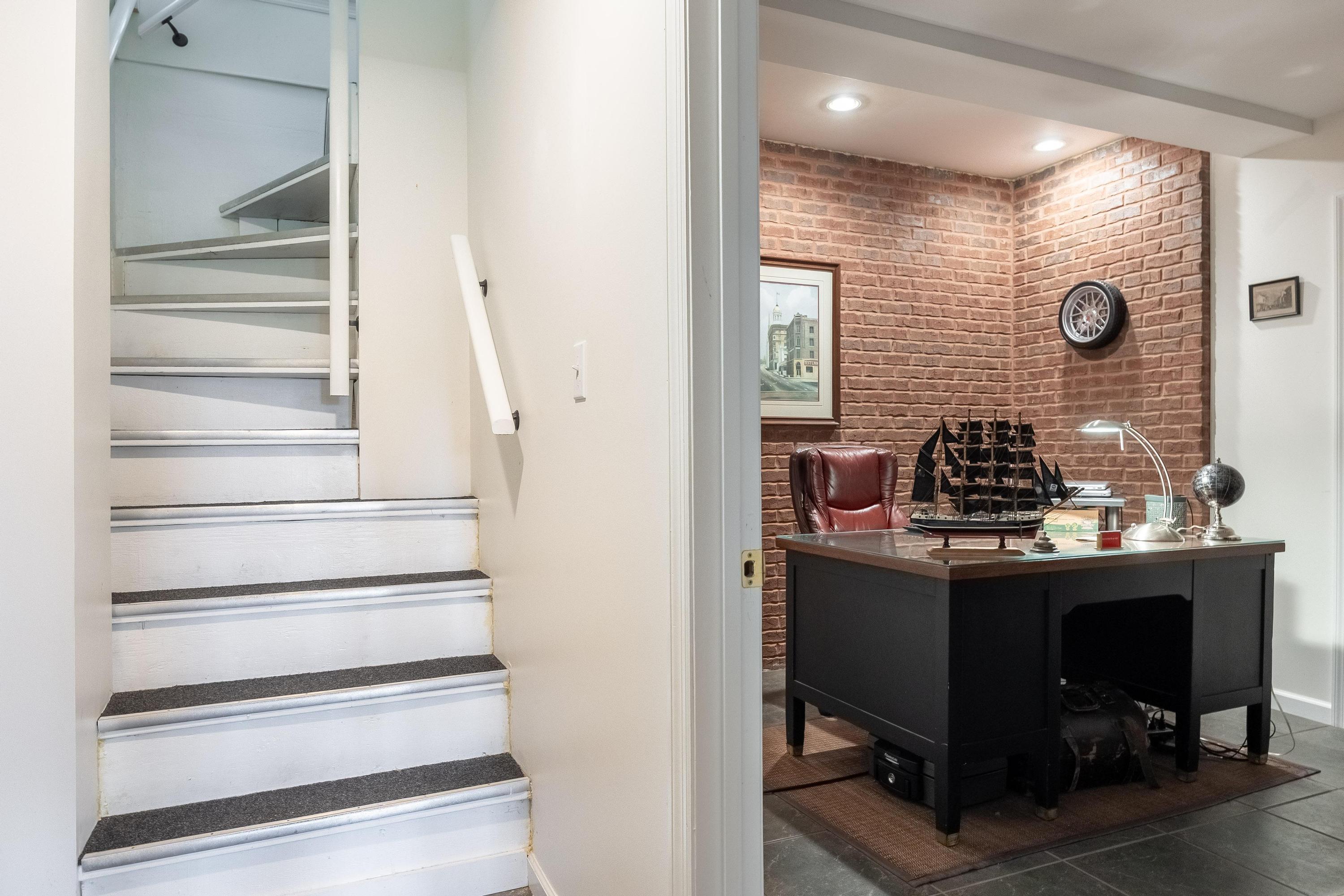 8223 Snow Hill Road Ooltewah, TN 37363 - Photo 23 of 62 Office