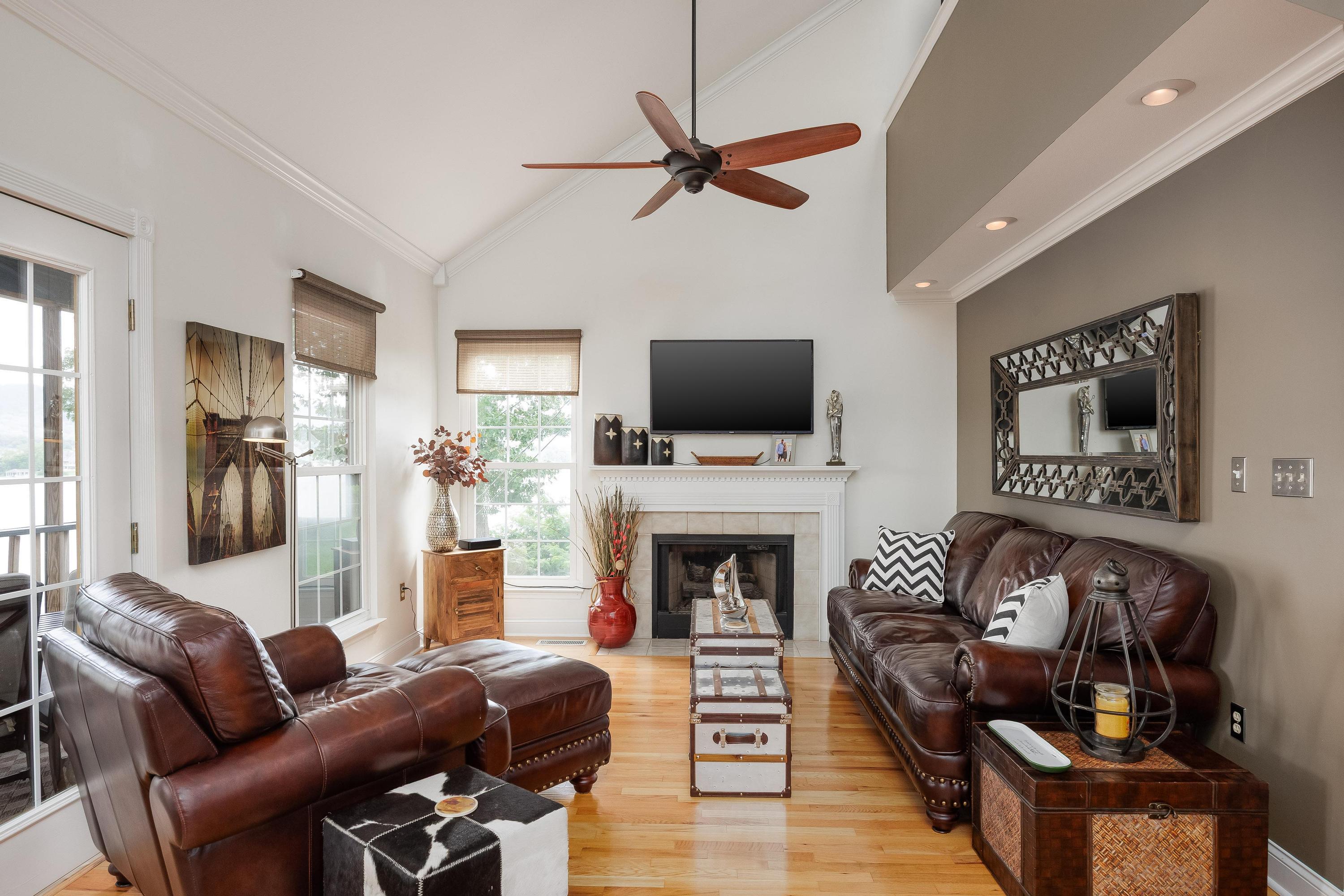 8223 Snow Hill Road Ooltewah, TN 37363 - Photo 6 of 62 Family room