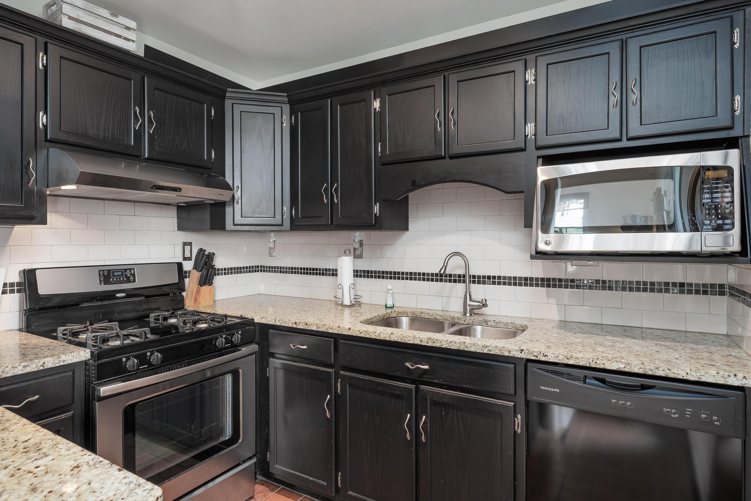 8223 Snow Hill Road Ooltewah, TN 37363 - Photo 8 of 62 Kitchen