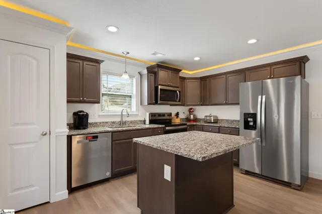 $305,000 | 134 James Shands Lane, Wellford, SC 29385