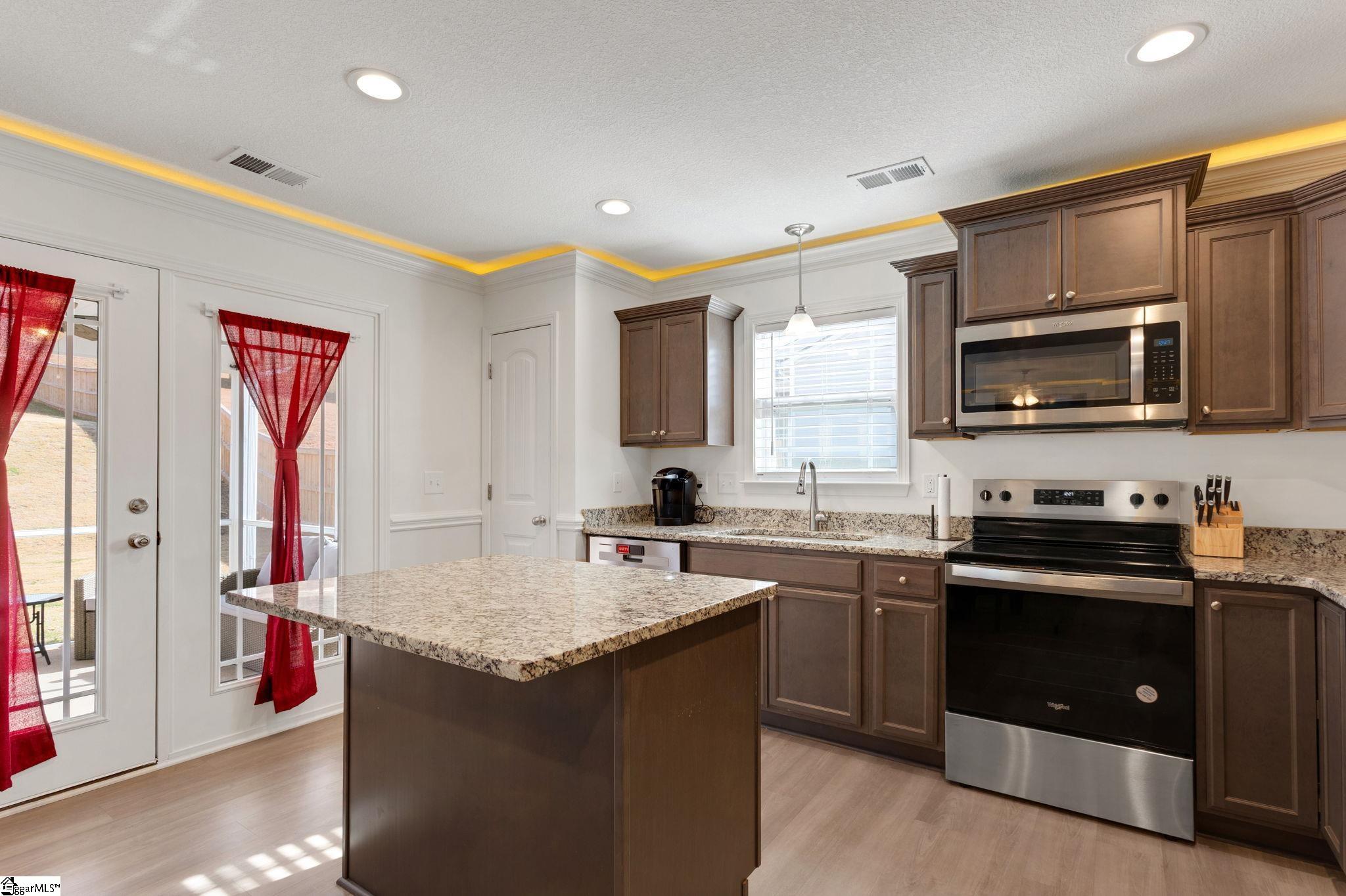 134 James Shands Lane Wellford, SC 29385 - Photo 5 of 49